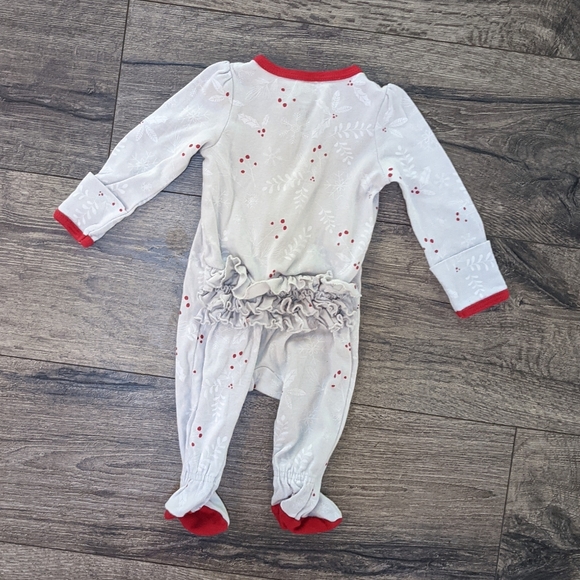 Cloud Island 0-3 Month Baby Girl Christmas Pajamas Romper with Ruffle Butt Hat - Picture 2 of 4